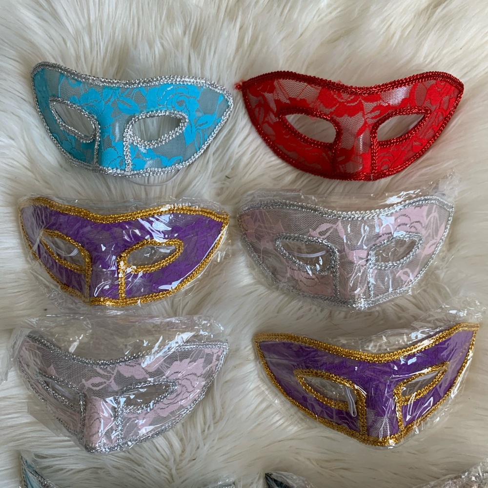 10 PIECE PARTY MASK SET